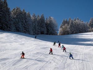 Auf der Familienabfahrt im Skigebiet am Kolben. Foto: AktivArena am Kolben GmbH & Co KG