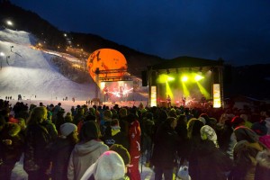 Stimmung bei der Eröffnung der Zillertal Arena Abfahrt. Foto: Johannes Sautner